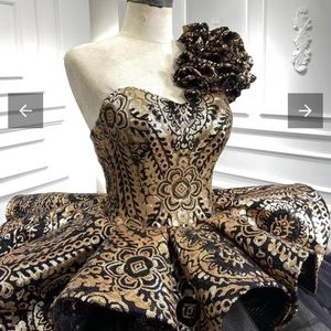 A BEAUTIFUL GOWN PLUS SIZE FRIENDLY FOR ALL SPECIAL OCCASIONS!!